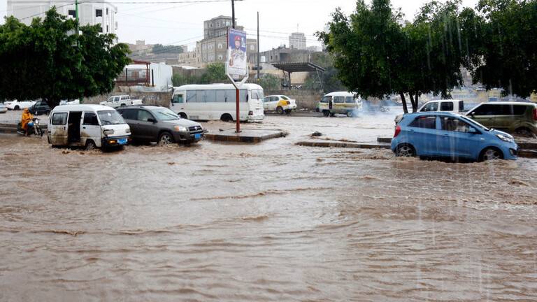 سيول غير مسبوقة في العاصمة اليمنية (فيديو)