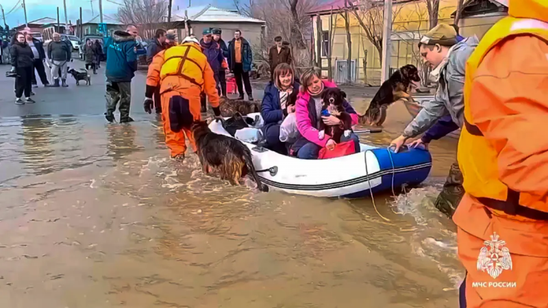 بلدية أورينبورغ الروسية: وضع الفيضانات لا يزال حرجا