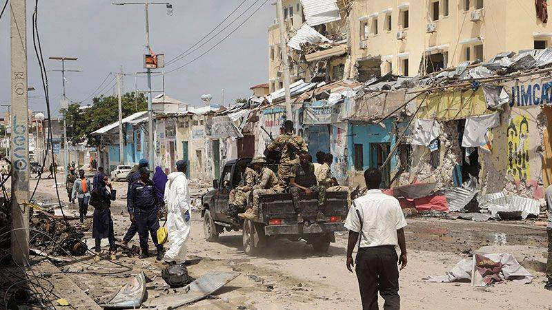 مصرع عمال إغاثة بانفجار قنبلة في الصومال