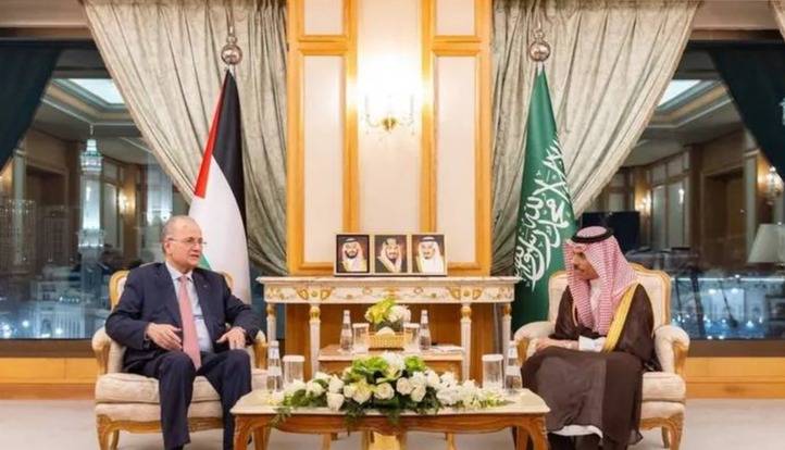 وزير الخارجية السعودي يلتقي رئيس وزراء فلسطين