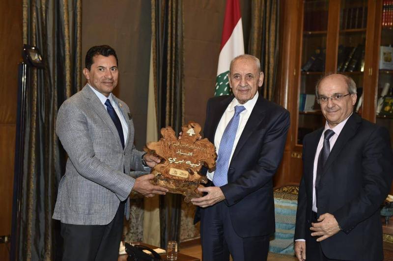 الرئيس بري يستقبل وزير الشباب والرياضة المصري