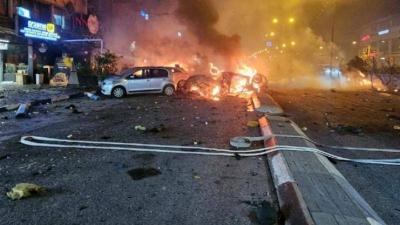 سقوط صاروخ على سيارة في كريات شمونة (فيديو)