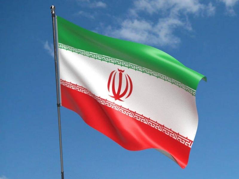 قائد بالحرس الثوري الإيراني: طهران قد تراجع عقيدتها النووية