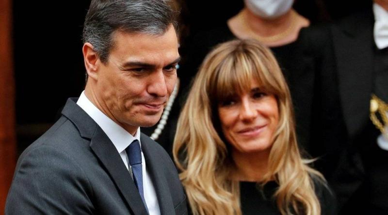 بسبب زوجته.. رئيس وزراء إسبانيا يفكّر في تقديم استقالته