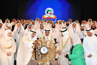 الأمير كرَّم 330 معلماً متميزاً.. و50 مدرسة