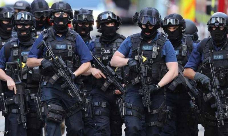 الشرطة البريطانية تعتقل 45 شخصاً خلال احتجاج لمنع توقيف مهاجرين وترحيلهم