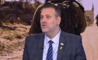 شبان يعترضون وزير إسرائيلي مطالبين بإتمام صفقة التبادل