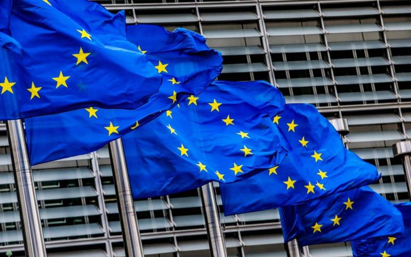 الاتحاد الأوروبي يدرس احتمال قصف جسر القرم