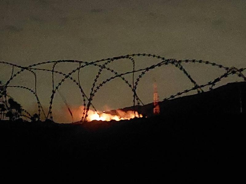 النيران تشتعل في موقع المالكية بعد استهدافه من قبل 