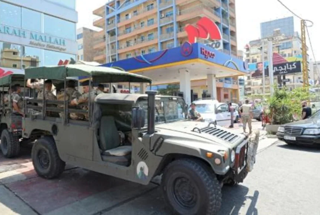 الجيش ينتشر في محطات الوقود ومصرف لبنان يتمسك برفع الدعم عن المحروقات