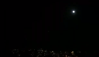 الدفاعات الجوية تتصدى لهجوم إسرائيلي في محيط دمشق.. ونجاة طائرتين لبنانيتين