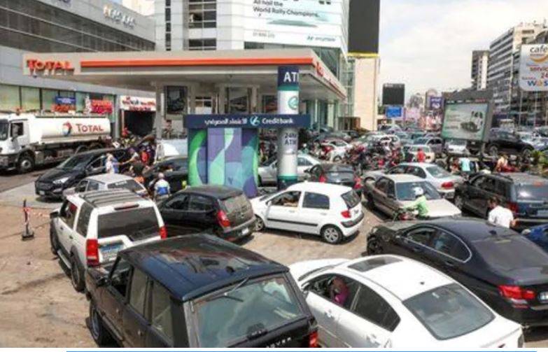 نزاع على الوقود يثير صداما طائفيا في جنوب لبنان
