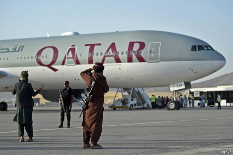 رحلة الخطوط الجوية القطرية تقلع من مطار كابل.. أول رحلة دولية مدنية منذ الإنسحاب الأميركي