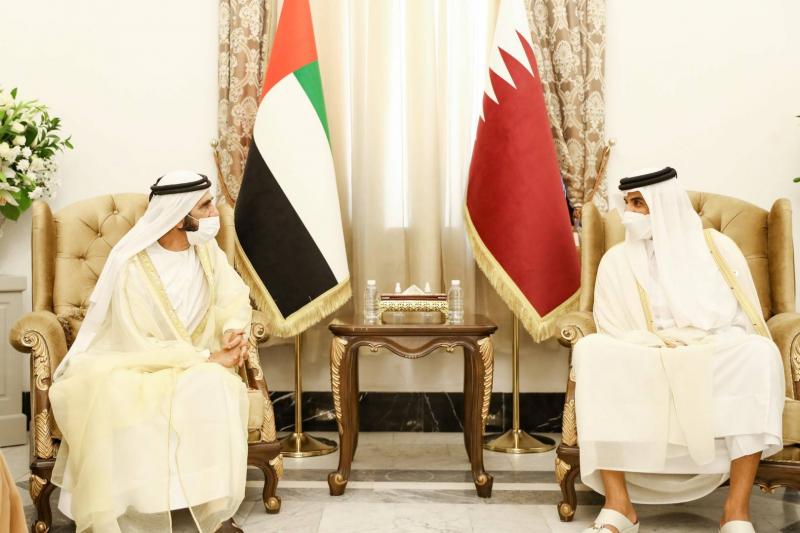 لقاء يجمع الشيخ محمد بن راشد وأمير دولة قطر على هامش 