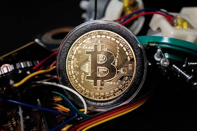 من بوابة العملات الرقمية.. خطة إيران 