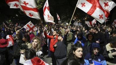 رغم الاحتجاجات.. برلمان جورجيا يُقرّ قانون 