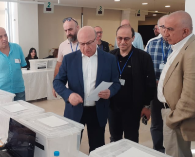 بخاش يطلق العملية الانتخابية من بيت الطبيب