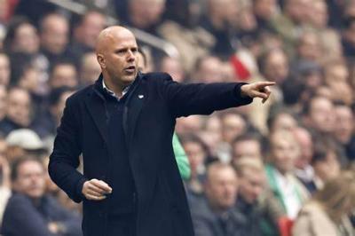 ليفربول يعلن تعيين سلوت مدربا جديدا للفريق