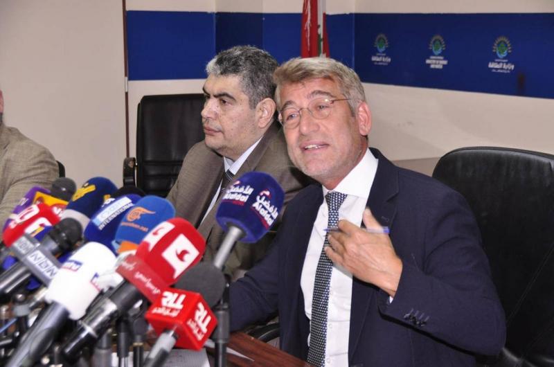 فيّاض: إنشاء معمل لإنتاج الكهرباء بالطاقة الشمسية ليس هبة