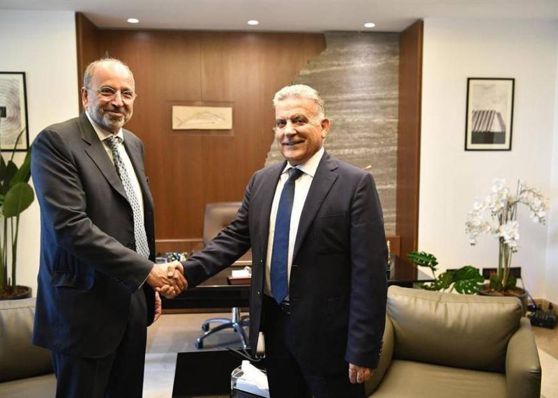 اللواء إبراهيم بحث مع ريزا في ملف النازحين والتصعيد جنوبًا