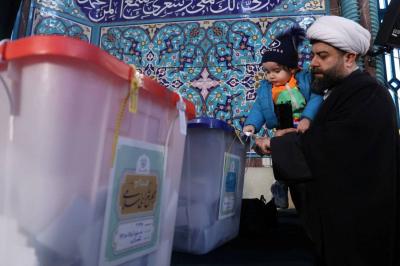 تبادل خامنئي والغرب الرسائل قبل الانتخابات الرئاسية