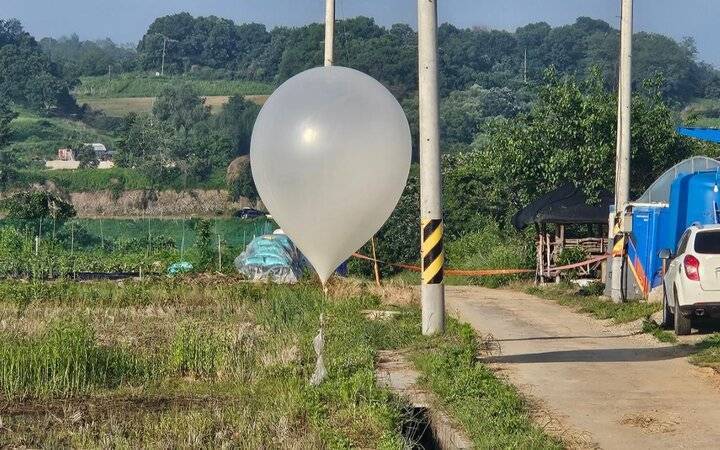 لإثارة غضبها... كوريا الشمالية ترسل نحو 600 بالون نفايات إلى كوريا الجنوبية