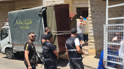 إخراج نازحين سوريين من بلدة كوسبا
