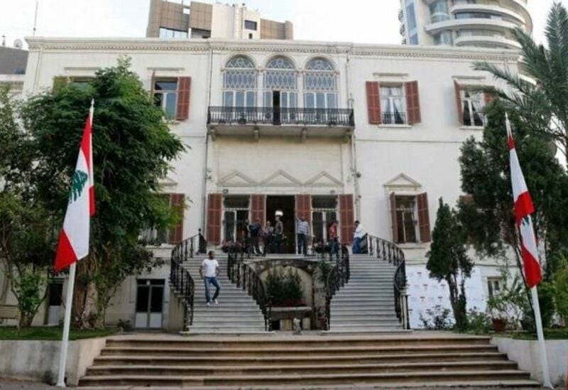 لبنان عن 