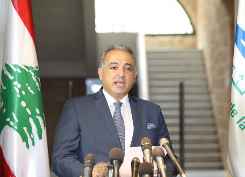 وزير الثقافة متسلحا بتأييد وزراء 