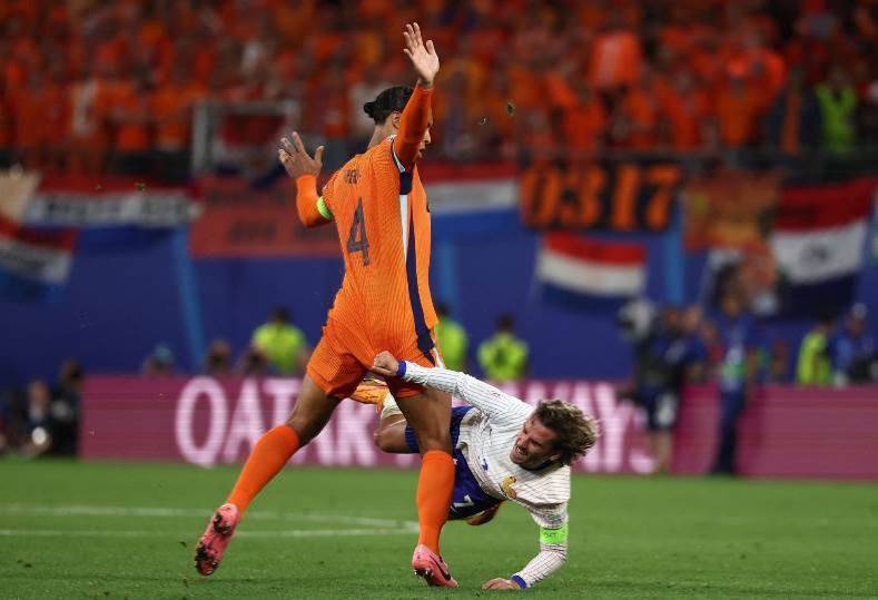 هولندا تتغلّب على رومانيا بثلاثية بيضاء وتتأهل لربع النهائي