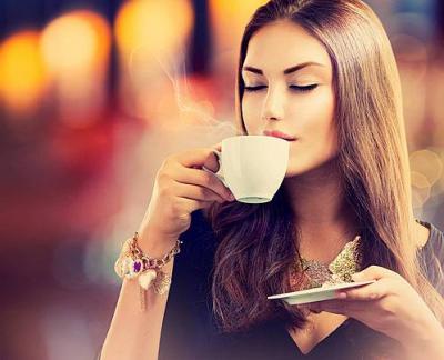 هل تساعد القهوة في تأخير ظهور التجاعيد؟