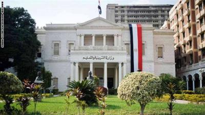 مصر.. راقصة شهيرة تتسبب في إيقاف معلم عن العمل