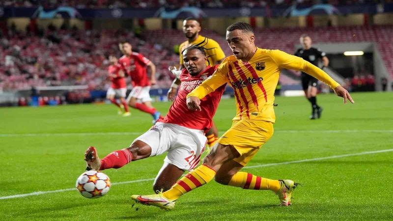 بنفيكا يلقي ببرشلونة في الهاوية بـ 