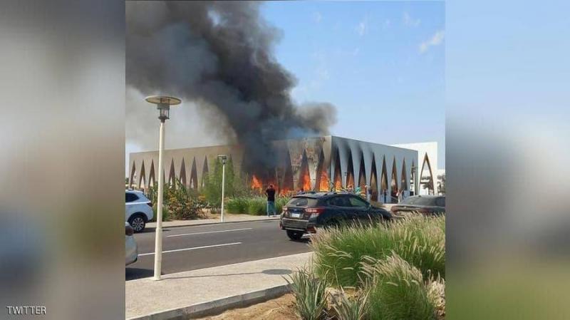 بالفيديو.. حريق كبير يلتهم قاعة مهرجان الجونة عشية الافتتاح