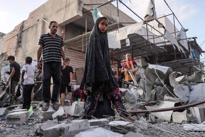 قتلى بغارة إسرائيلية على مدرسة وسط قطاع غزة