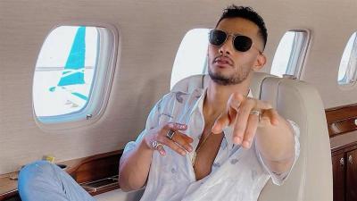 بالفيديو.. محمد رمضان يعلق على صفعه لمعجب!