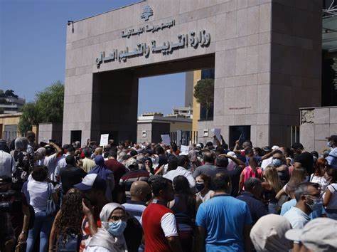 حراك المعلمين المتعاقدين يطالب بزيادة أجر الساعة