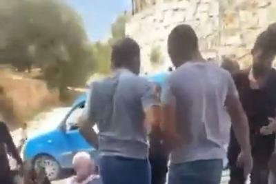 بالفيديو- عناصر حزبية تعتدي على نازحين من عيتا الشعب
