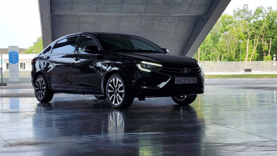 بوتين يشيد بسيارة "Lada Aura"