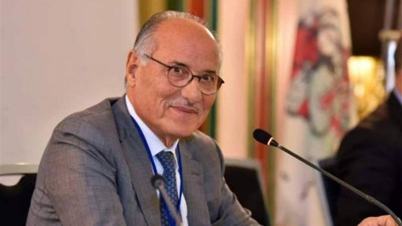 الحلبي بحث في التحضيرات للدورة الاستثنائية للامتحانات الرسمية