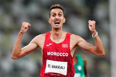 المغربي البقالي يفوز بذهبية سباق 3000 متر موانع في أولمبياد باريس