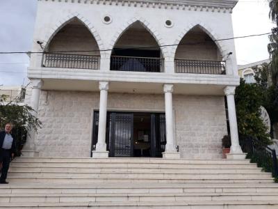 اعتصام لأصحاب صهاريج مياه الشفة أمام بلدية الهرمل