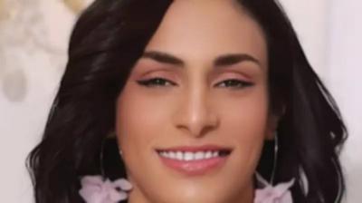 إيمان خليف بكامل أنوثتها... مكياج وشعر مسدل (فيديو)