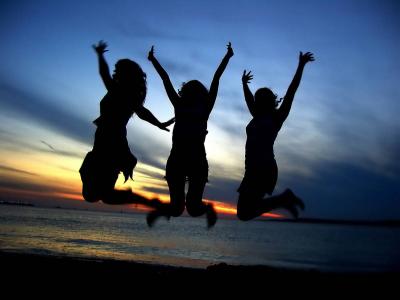 5 طرق للعثور على أصدقاء يجعلونك سعيدًا!