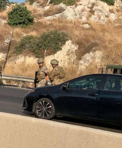 بعد قطعها لبعض الوقت.. الجيش يعيد فتح طريق خلدة (فيديو)