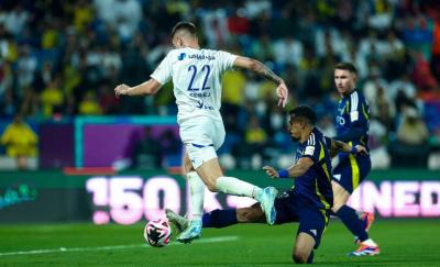 الهلال السعودي يتوج بالسوبر بعد اكتساحه النصر