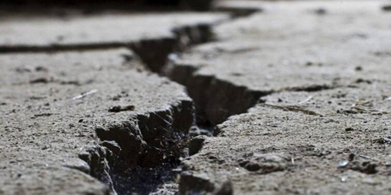 ذعر في المغرب.. تشققات ودخان ينبعث من الأرض