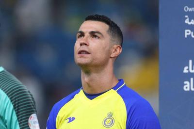 بعد تعثر النصر.. تصرف غريب من رونالدو
