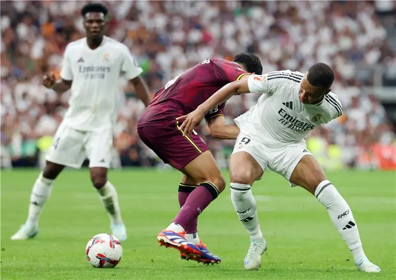 ريال مدريد يكتفي بثلاثية في بلد الوليد