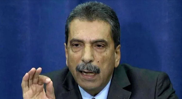 مسؤول في 